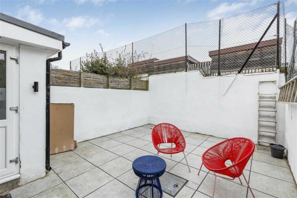 3-bedroom House In Greenwich Apartment *